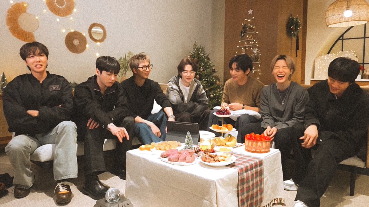 happy holidays 🎄💜