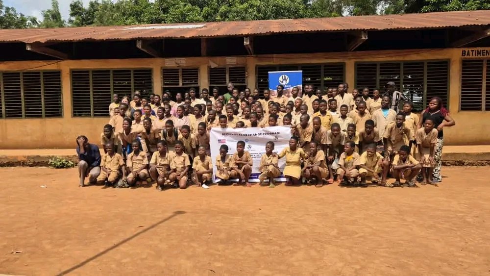 Employabilité des jeunes au Bénin : ProGen mise sur la maîtrise de l’anglais et l’engagement civique au CEG Tindji

facebook.com/share/1BrjmSbL…

#ProGenBenin #English #USinBenin