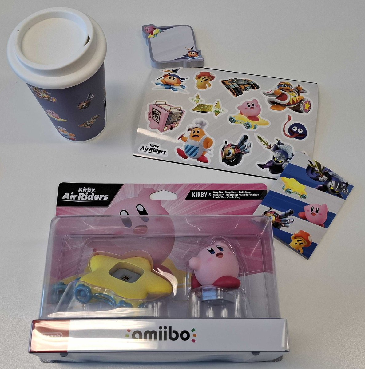 Gewinne Kirby Air Riders für Nintendo Switch 2 mit exklusivem Fanpaket! 🎁

Weihnachten steht vor der Tür – und Nintendo sorgt zum großen Finale unserer Adventsreihe für ein besonders actionreiches Highlight!

TNB 👉 nintendo-connect.de/gewinnspiel/ni…

Liken, Teilen &amp; Kommentieren 🙂‍↕️