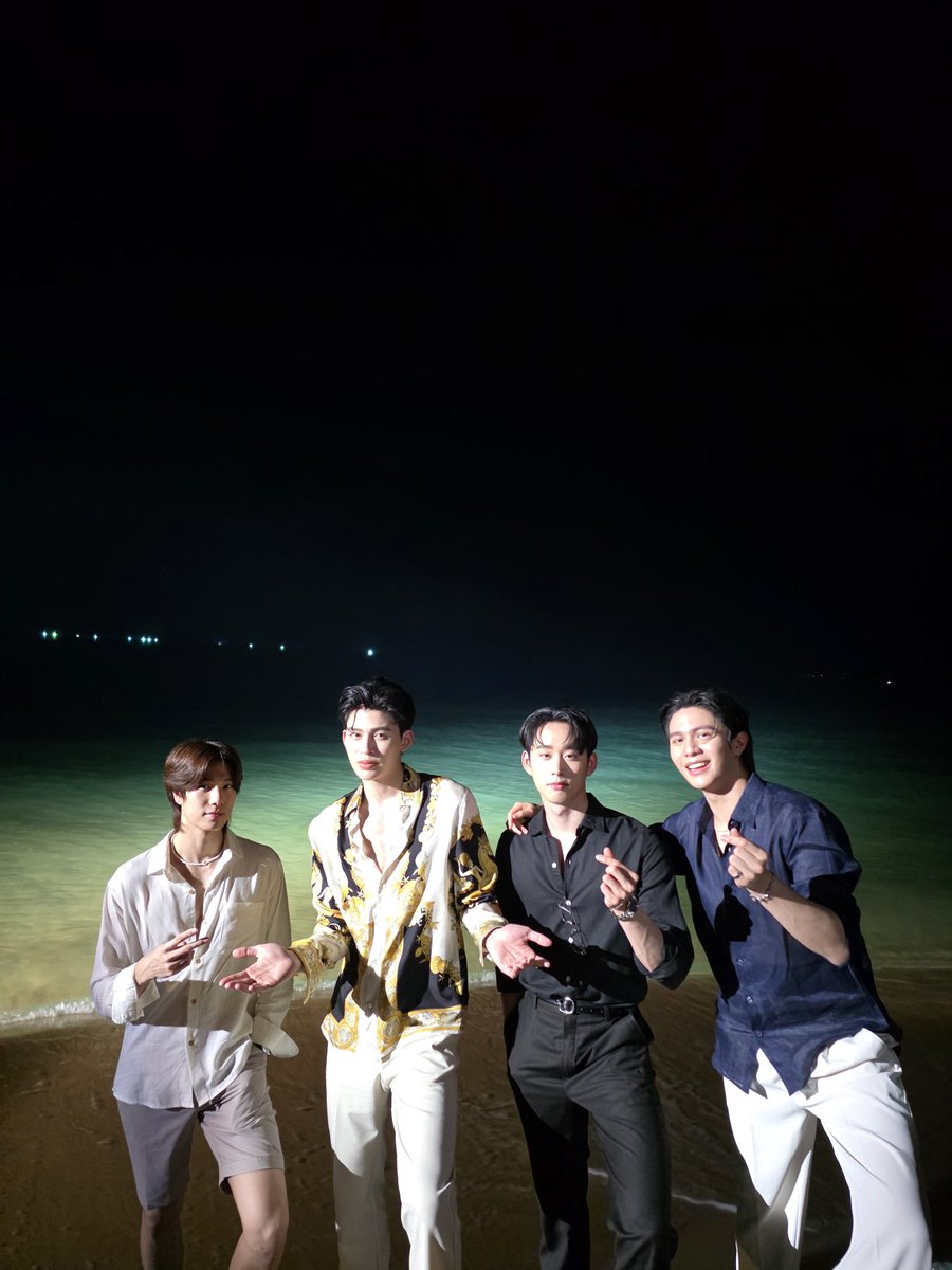 phuwintang's tweet image. late nights
#MeAndTheeSeriesEP6