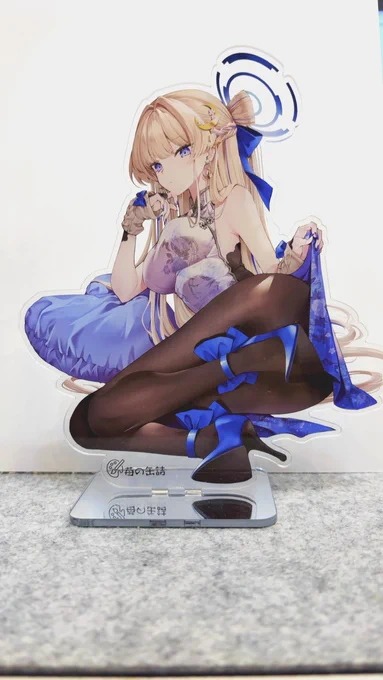 C107で頒布予定のアクスタ2種になります〜!シロコ*テラーは縦20㌢、チーパオトキは縦横17㌢で、どちらも大きめサイズです (通販に関してはコミケ後検討します)