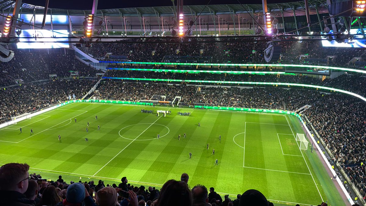 tickets_ae's tweet photo. جانب من حضور عملائنا لمباراة توتنهام و ليفربول 
#توتنهام_ليفربول 
#توتنهام 
#ليفربول https://t.co/6aKmzi1T42