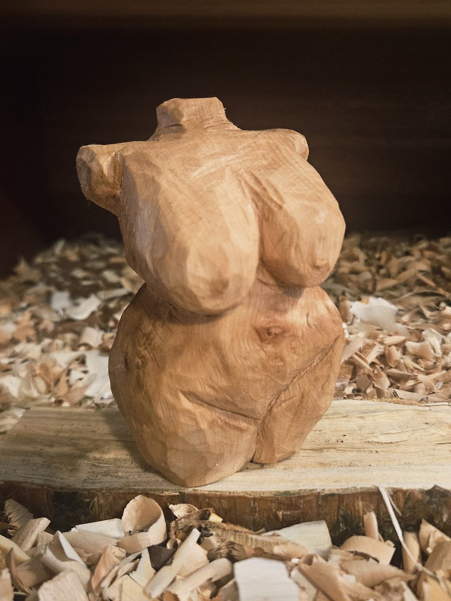 Patrick_7400's tweet photo. @xgigglypuff Where is the figurine from? I just carved this https://t.co/Zc38Df60Sz