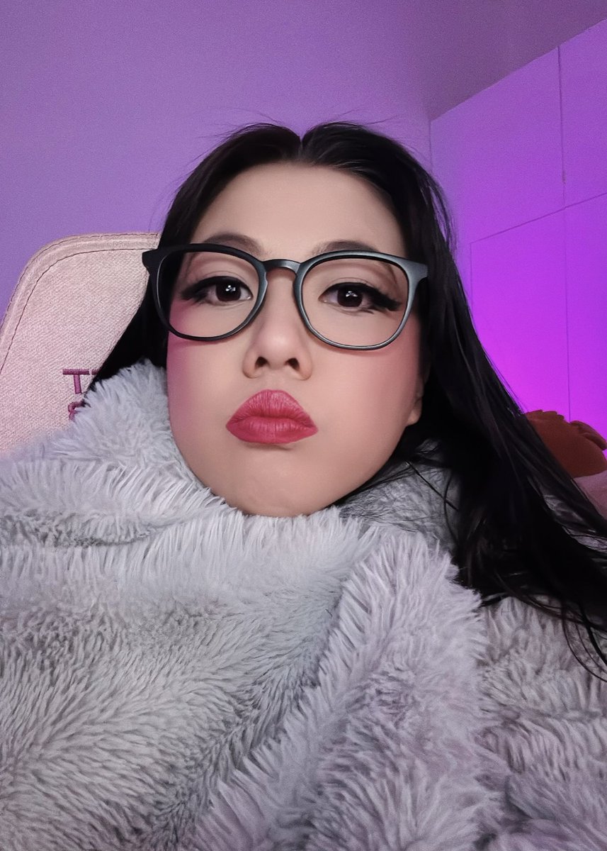 🌱 i’m just a girl

🌻 miss you

🍃 streams back tomorrow with more RV madness