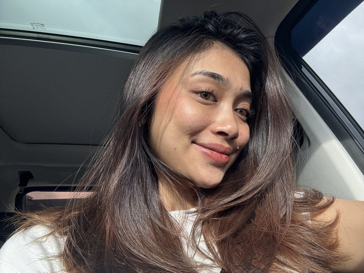 Last selfie 3 minggu yang lalu
Karna terakhir keluar 3 minggu yang lalu☺️