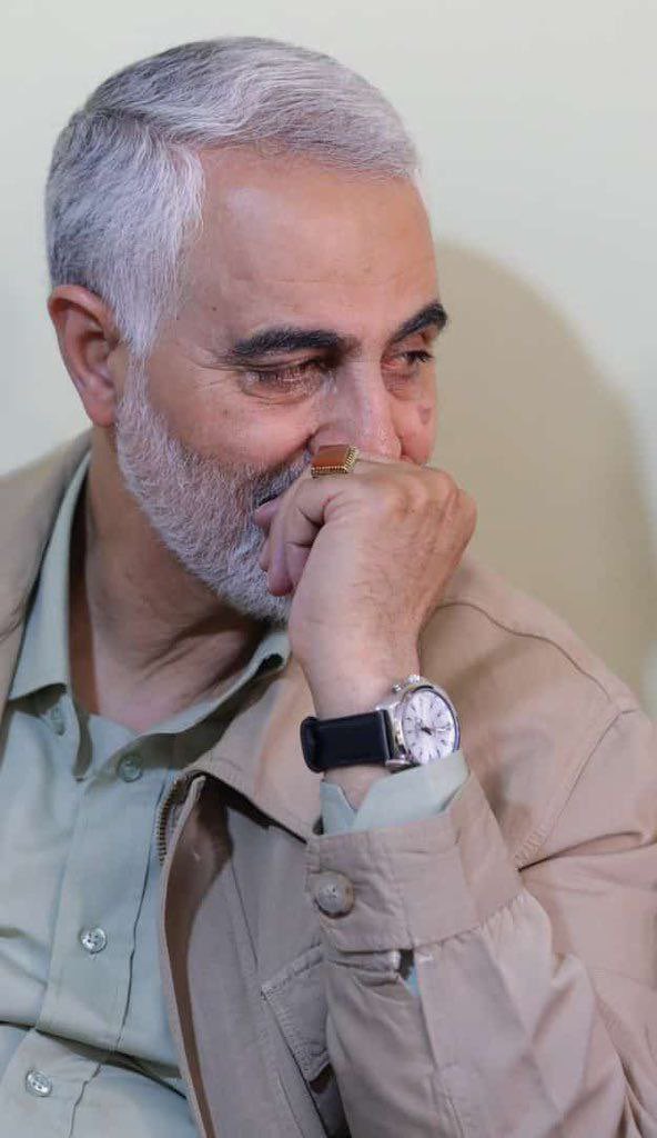 عانق الجنرال قاسم سليماني الشهادة بعد ان تبسم لها دهراً وسڪب الدمع على فراق الشهداء عمراً، طوبئ لمن ڪـانت حياته كلها جهاداً وختامها شهادة.