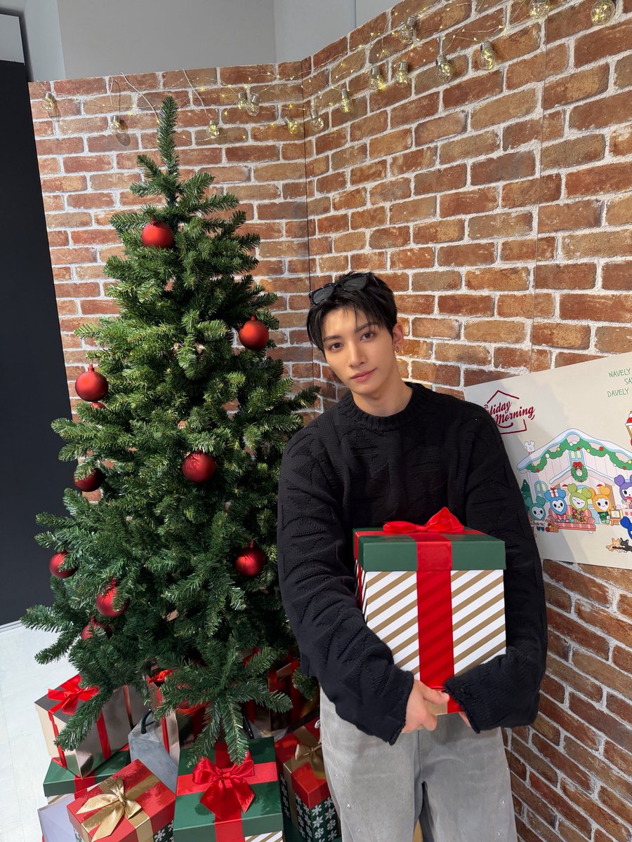 straymoyaaa's tweet photo. me when tomiyasu yu https://t.co/h3gjEVDwve