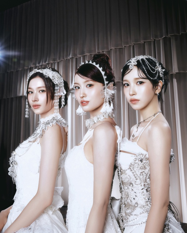 タワ渋kpop】 2/4(水)発売🗓️ #MISAMO JAPAN 1st ALBUM『#PLAY』 5F