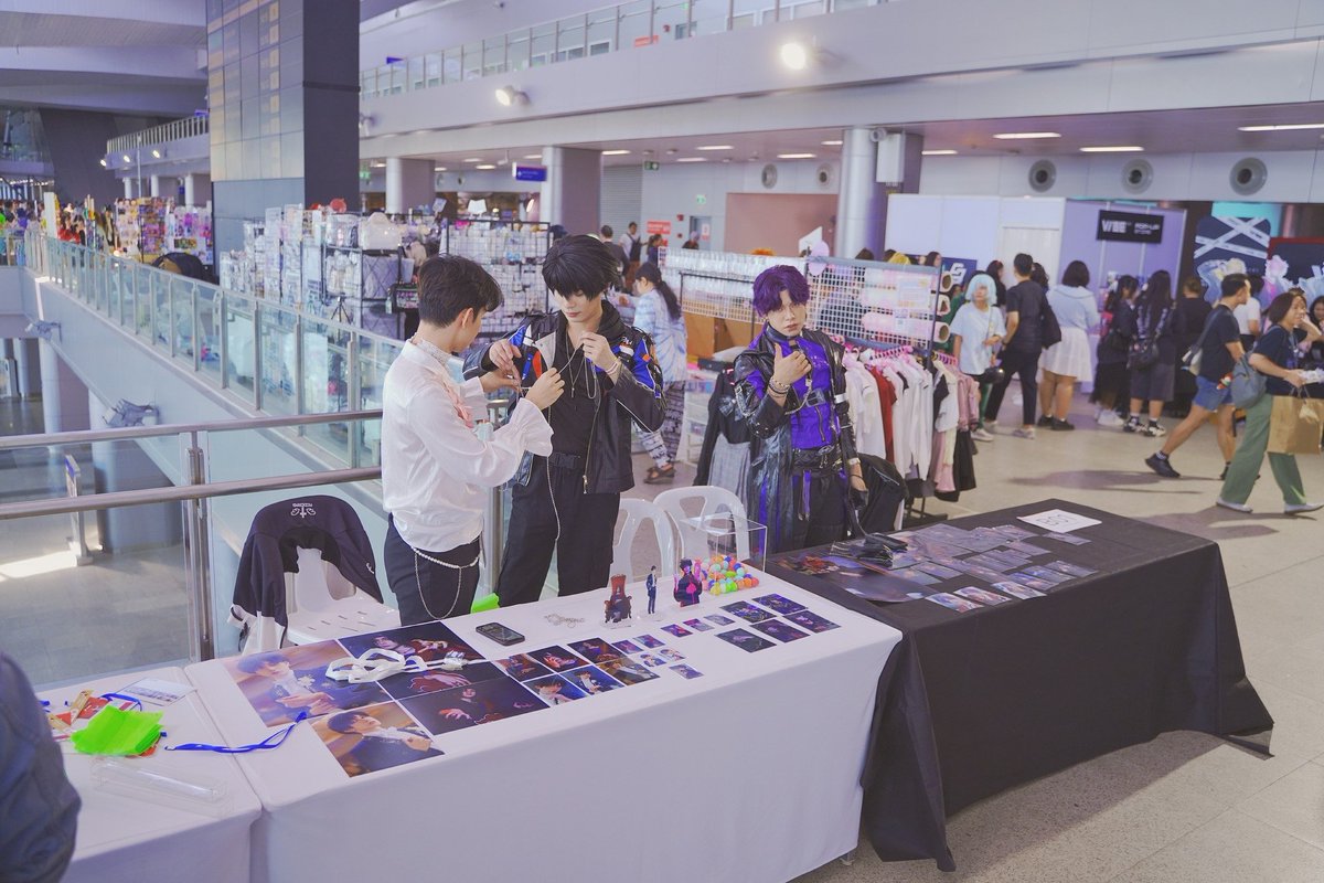 CosNatsu 🔜 CosNatsu Xmas 21 DEC 2025 tweet media