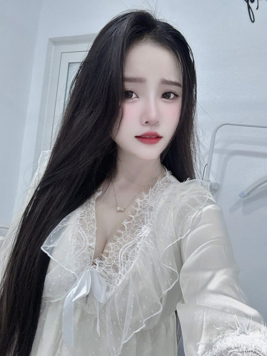 Huyền Trân tweet media