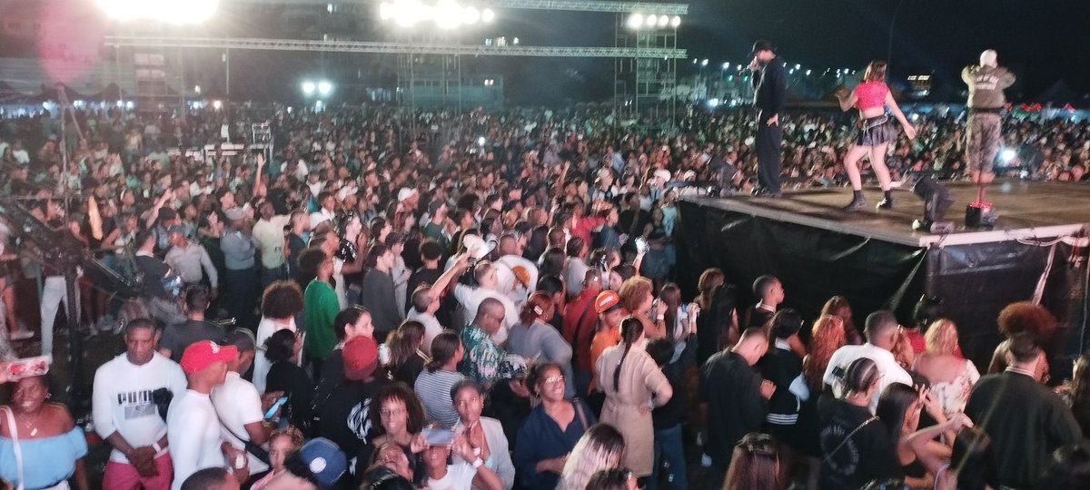 KmiloMayet66's tweet photo. El Club 500 en la capital de todos los 🇨🇺 acoge una causa justa.‼️Y es que #PlanetRecords junto a Charly&Johayron e invitados hacen un súper concierto donde la recaudación del mismo será donada a través de los #CDRCuba a las provincias afectadas por el huracan Melissa. https://t.co/C9LKPzWKgB