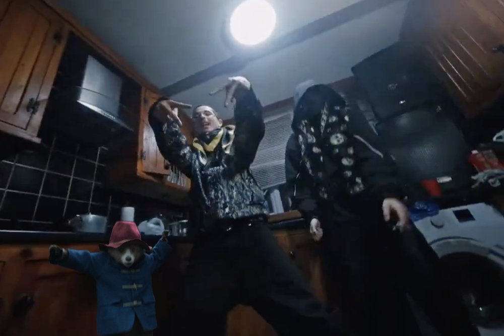 jaythechou's tweet image. I Photoshop Paddington into a movie, TV show, or pop culture until I forget: Day 1742