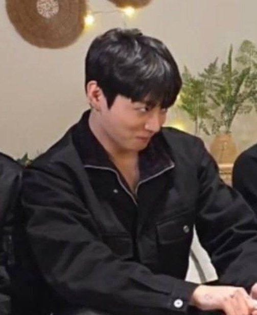 jungkook tweet media