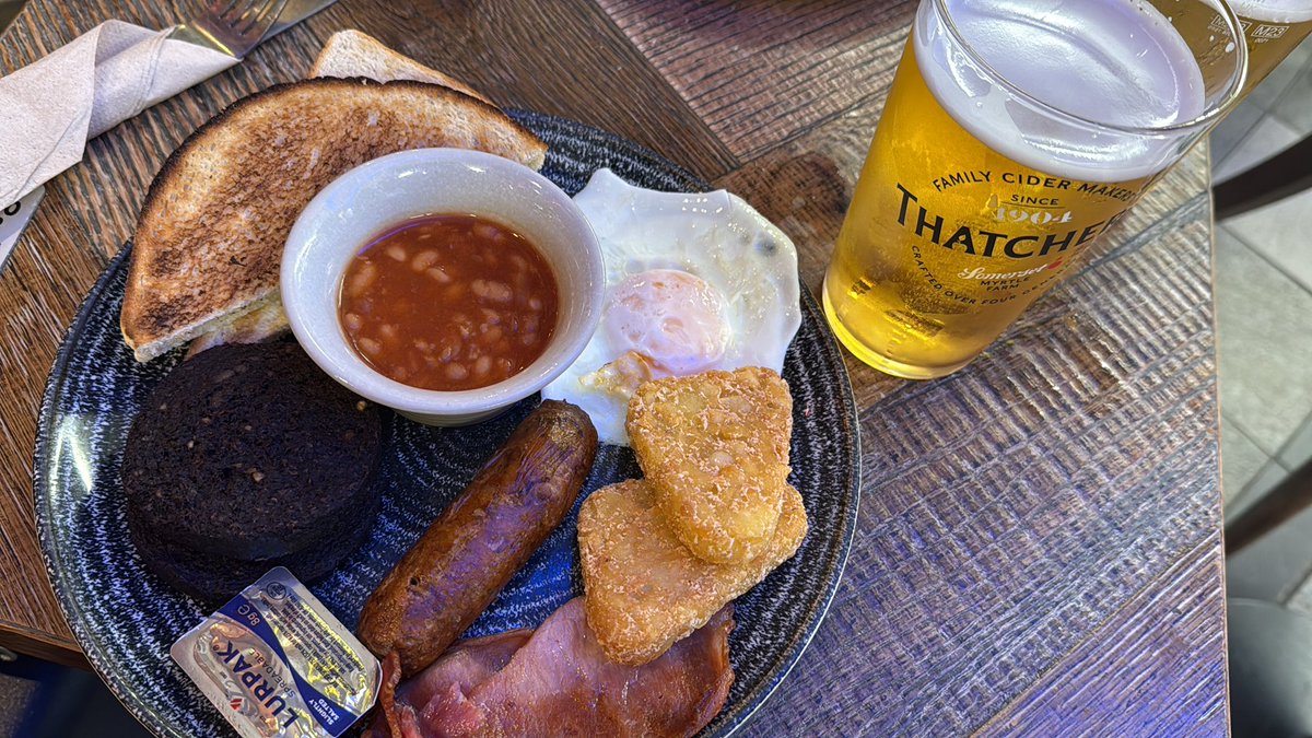 London Gatwick, I’m in you. Rejoice!!