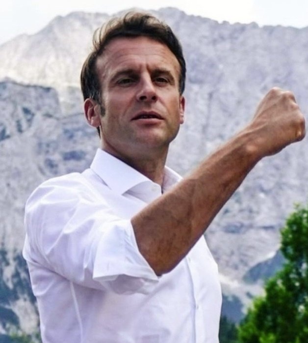 brigitte81434's tweet photo. Joyeux anniversaire @EmmanuelMacron . 🎂🎂

Depuis votre election en 2017, vous portez les valeurs de la Republique et de la France partout en Europe et dans le monde.

Merci. https://t.co/xunVhD0d8q
