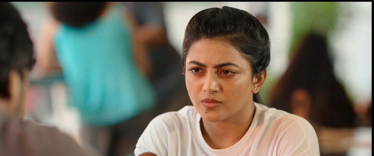 RoaringVibes1's tweet photo. Heroine @anandhiactress gari choice of films baaguntay &amp; thana Acting Chala natural ga undi movie la ❤️ Dongathanam cheyamani support iche wife 😅Dongathanam cheysi na intilo ne Birayani pettadam adi ithai undho highlight asala 😂 https://t.co/WuTLLDJFCe