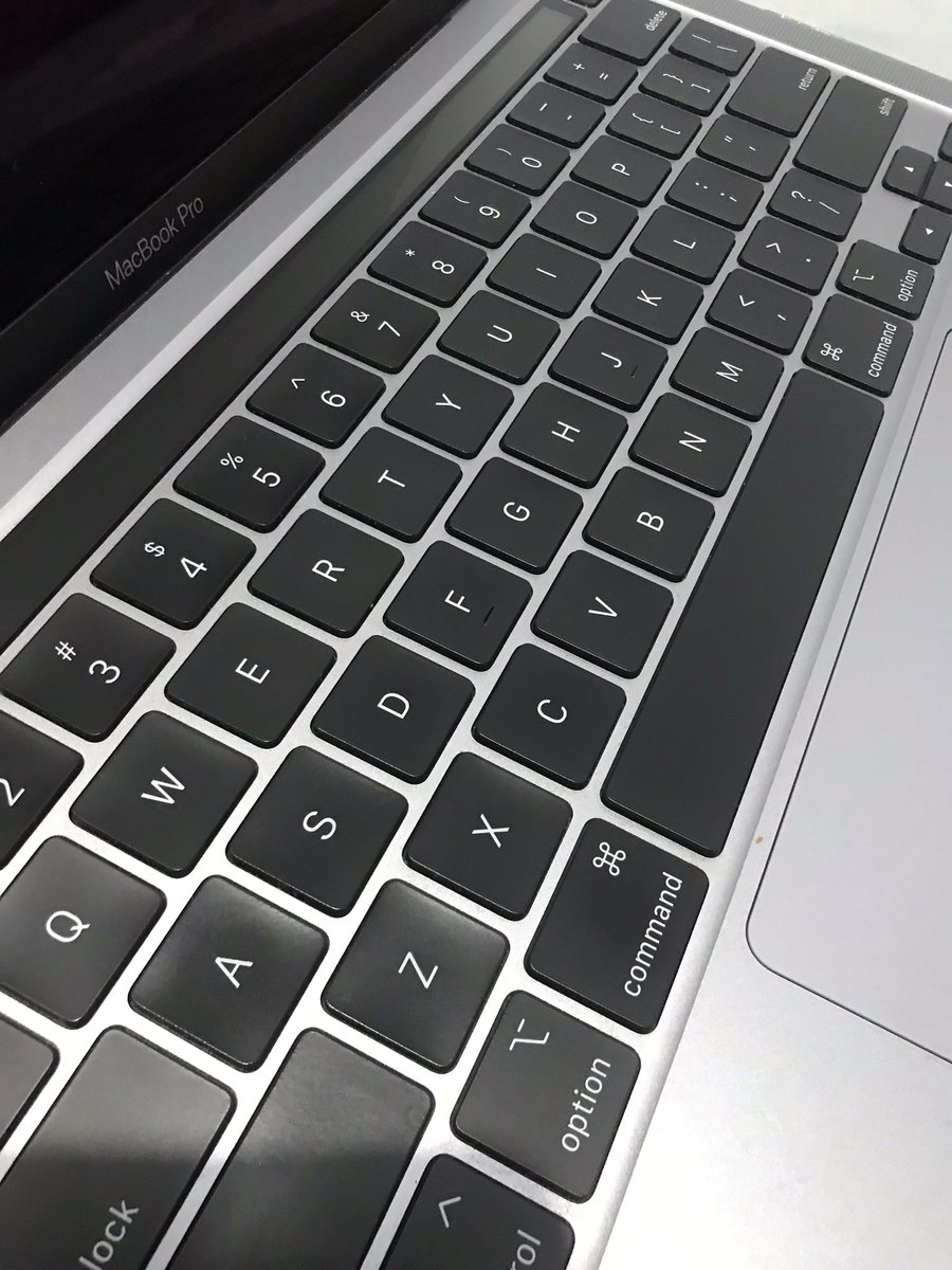 Mutiaadw96's tweet photo. Ayok Macbookpro M2 2022 ku jual 13,5jt nego tipis aja kaaa, lagi BU euyyy https://t.co/kzWQMeYGj8