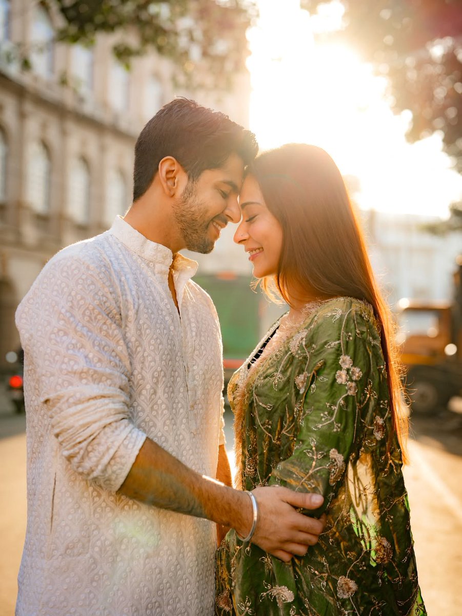 tellychakkar's tweet photo. Actress @ssarakhan and @krishhpathak glow brighter together ✨💫
A picture-perfect couple that looks absolutely amazing 💕
#SsaraKhan #KrishPathak #CoupleGoals #GlowTogether #StarCouple #LoveVibes #TrendingNow https://t.co/wCYX0ikhU8