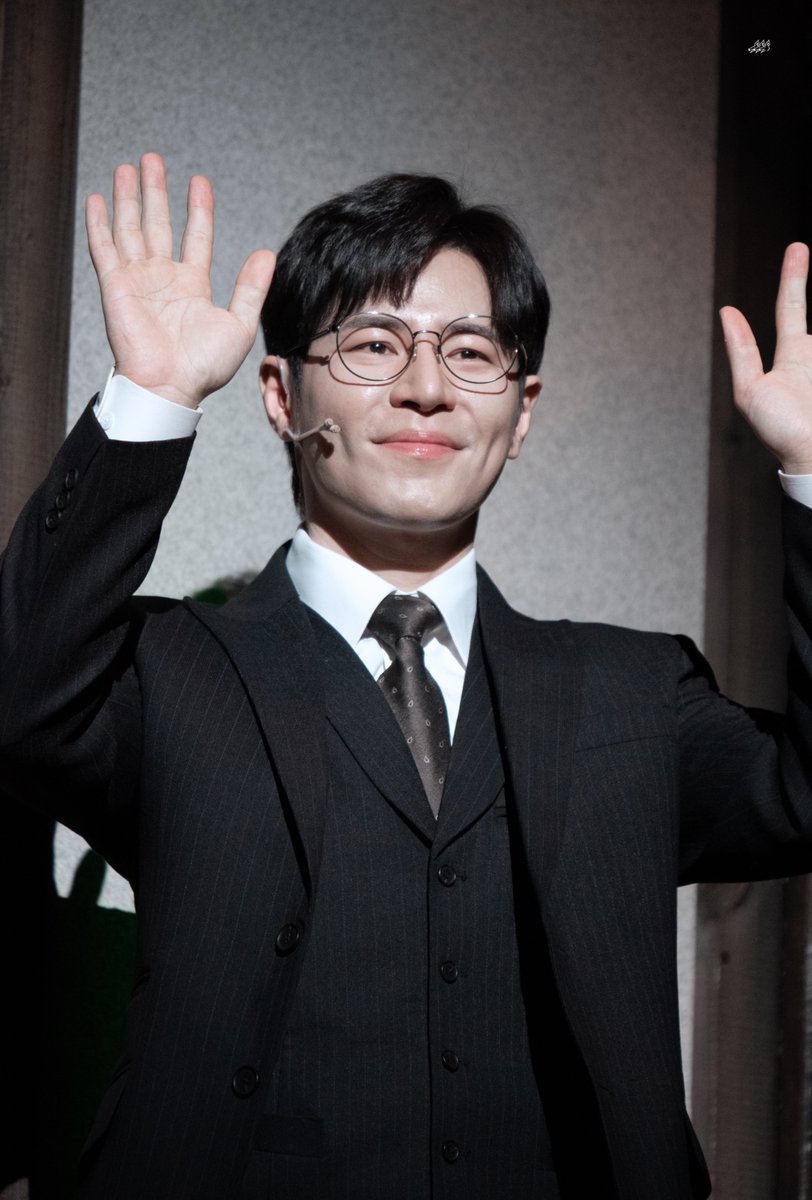 251221 뮤지컬 팬레터

이규형