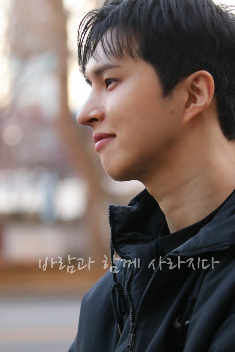 gonevvithevvind's tweet image. 251221 킹키부츠 퇴근길
#이재환
#켄
#쟌찰리 
@jaehwany0406