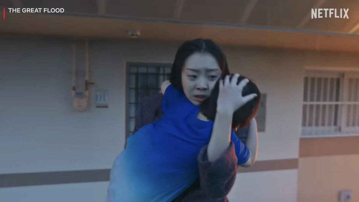 I don’t understand why people are hating on the boy. Do they really expect a 5 year-old, right after almost drowning, to understand the situation and leave his mom’s arms to follow a stranger?
#TheGreatFlood