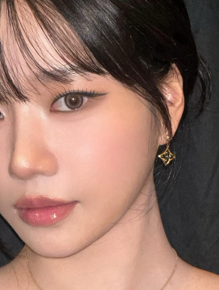 jo yuri zo__glasss instagram update