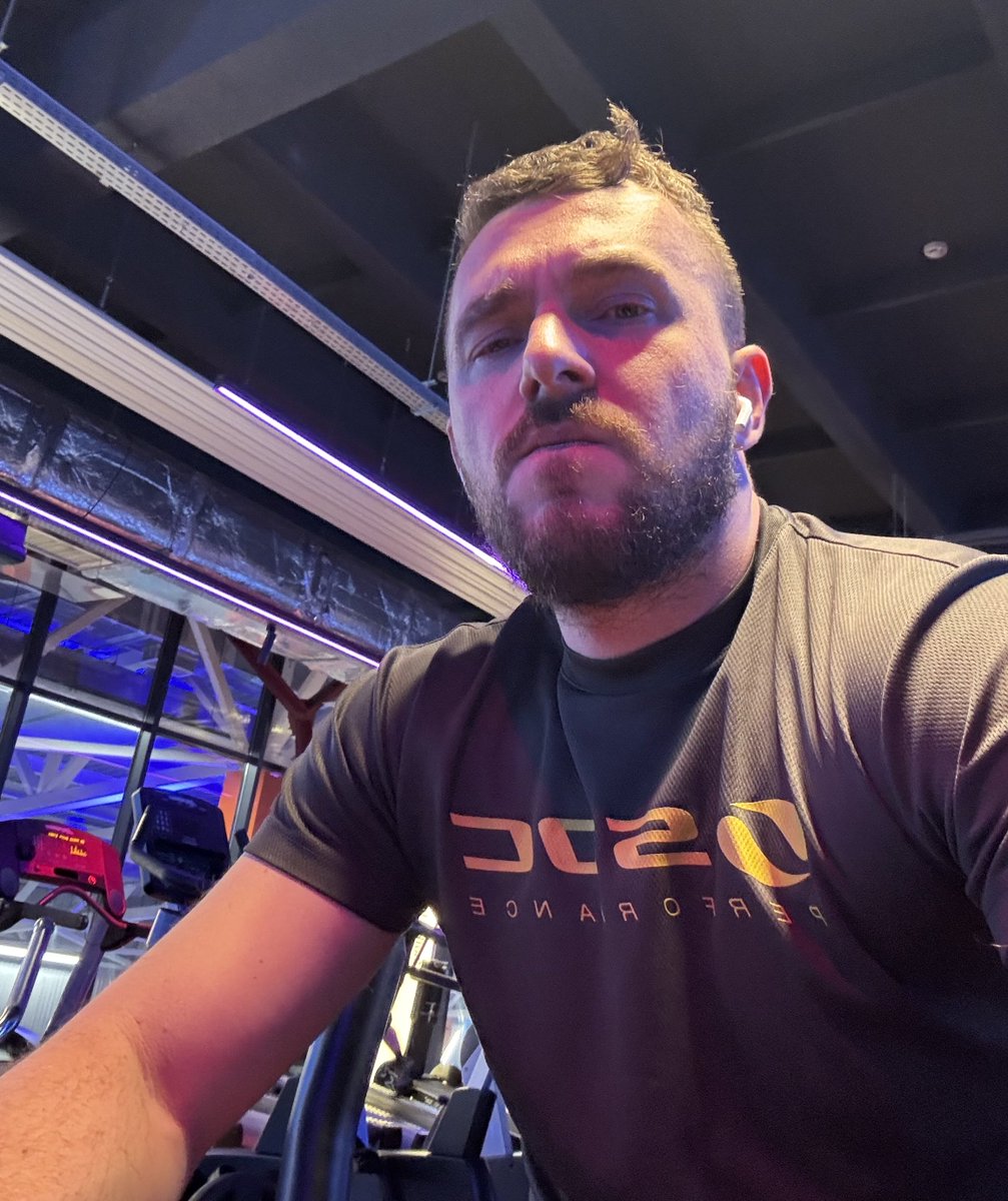 denhellder's tweet image. Щоб ще я робив у відпустці як не пахав в залі 😂