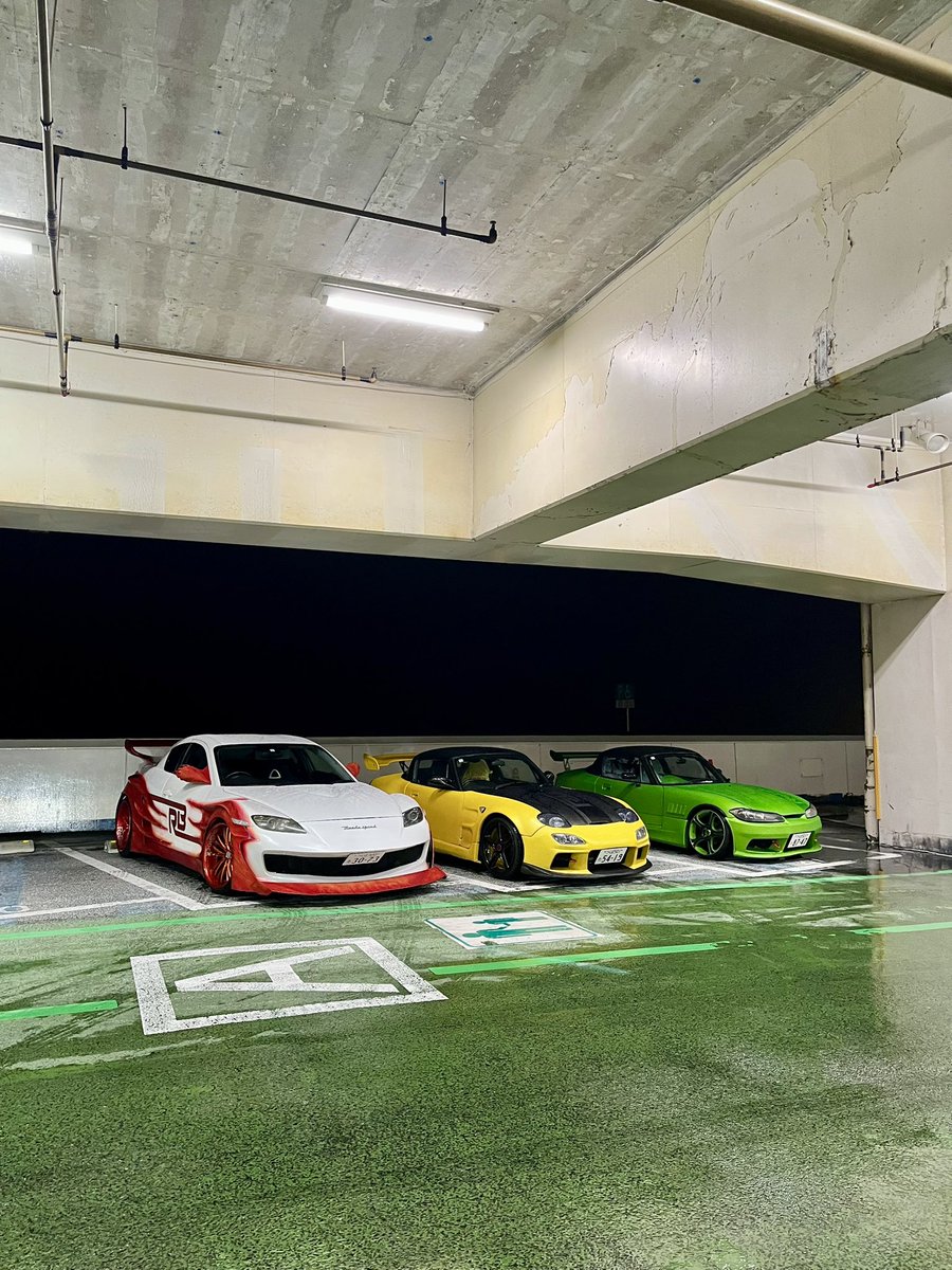 suzuzuki_8's tweet image. 昨日はFDーノ運転させてもらって大黒と海ほたる❕ロードスターとは全然違う乗り心地で楽しかった❕おもしろい❕