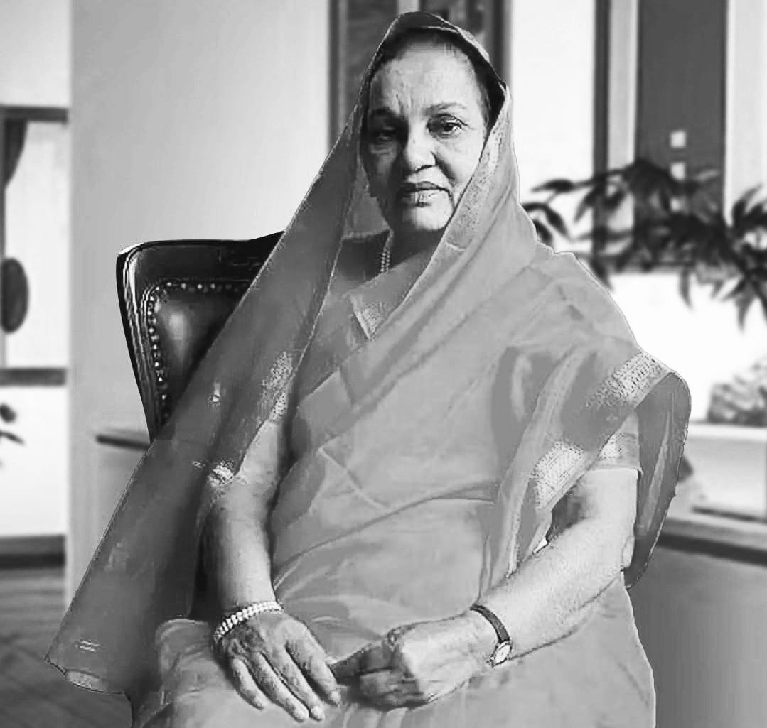 TawdeVinod's tweet image. महाराष्ट्राच्या माजी मंत्री शालिनीताई पाटील यांच्या निधनाचे वृत्त अतिशय दुःखद आहे. माजी मुख्यमंत्री वसंतदादा पाटील यांच्या राजकीय प्रवासात शालिनीताई खंबीरपणे त्यांच्या पाठीशी उभ्या राहिल्या. त्यांच्या निधनानंतर आपल्या कर्तृत्वातून त्यांनी राजकारणात स्वतःचा स्वतंत्र ठसा उमटवला.…