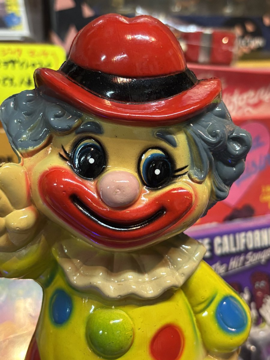 ピエロコインバンク 60sテイストなルックスですが、 実際の製造は