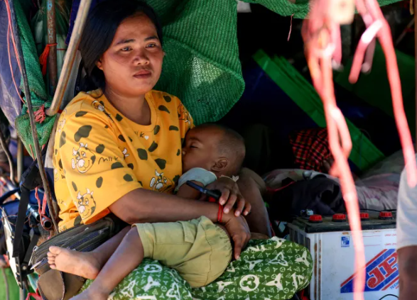 نصف مليون نازح في كمبوديا جراء الاشتباكات الحدودية مع تايلند 