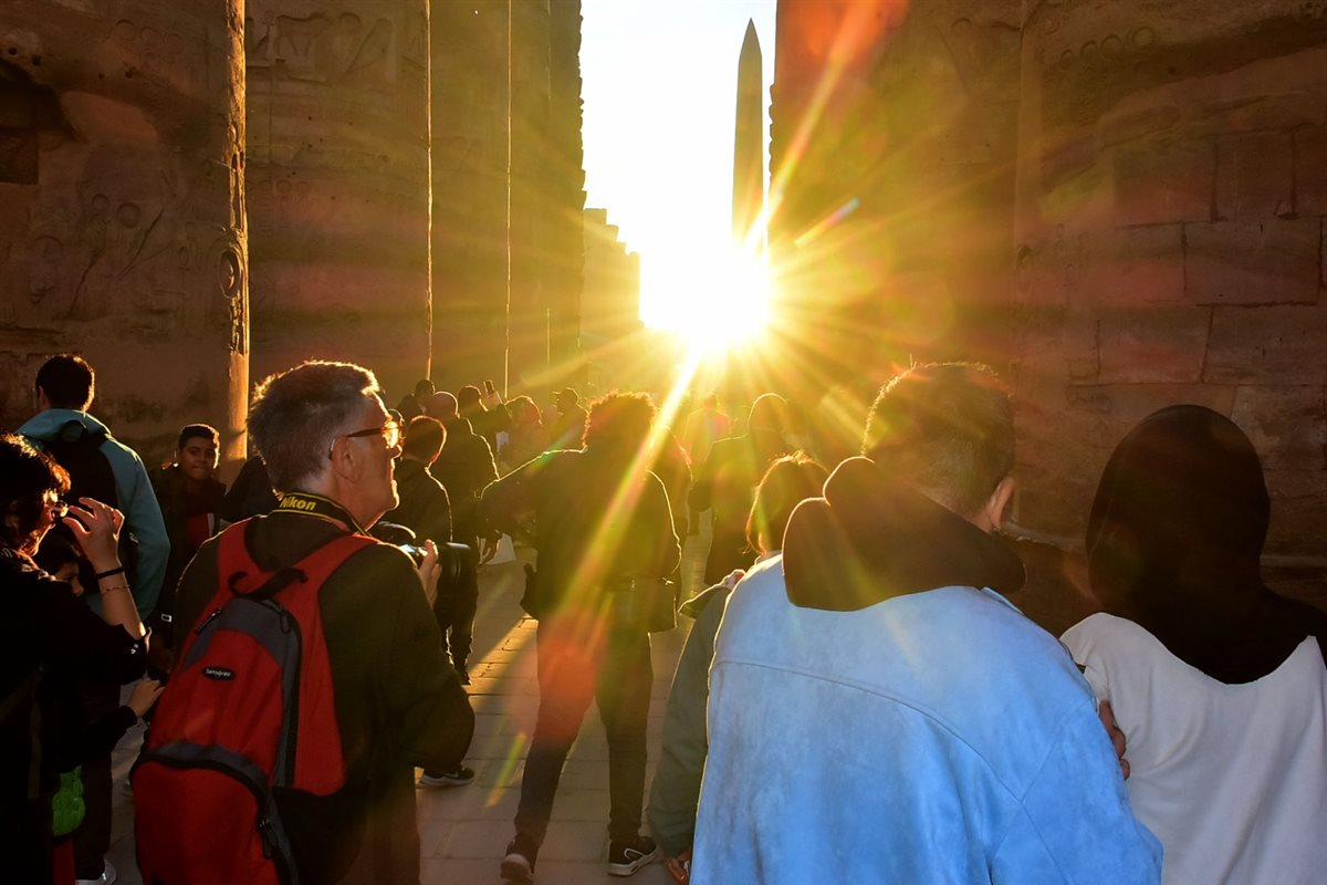بوابة الوفد| صور| تعامد الشمس على معابد الكرنك يضيء أسرار الحضارة في الأقصر 