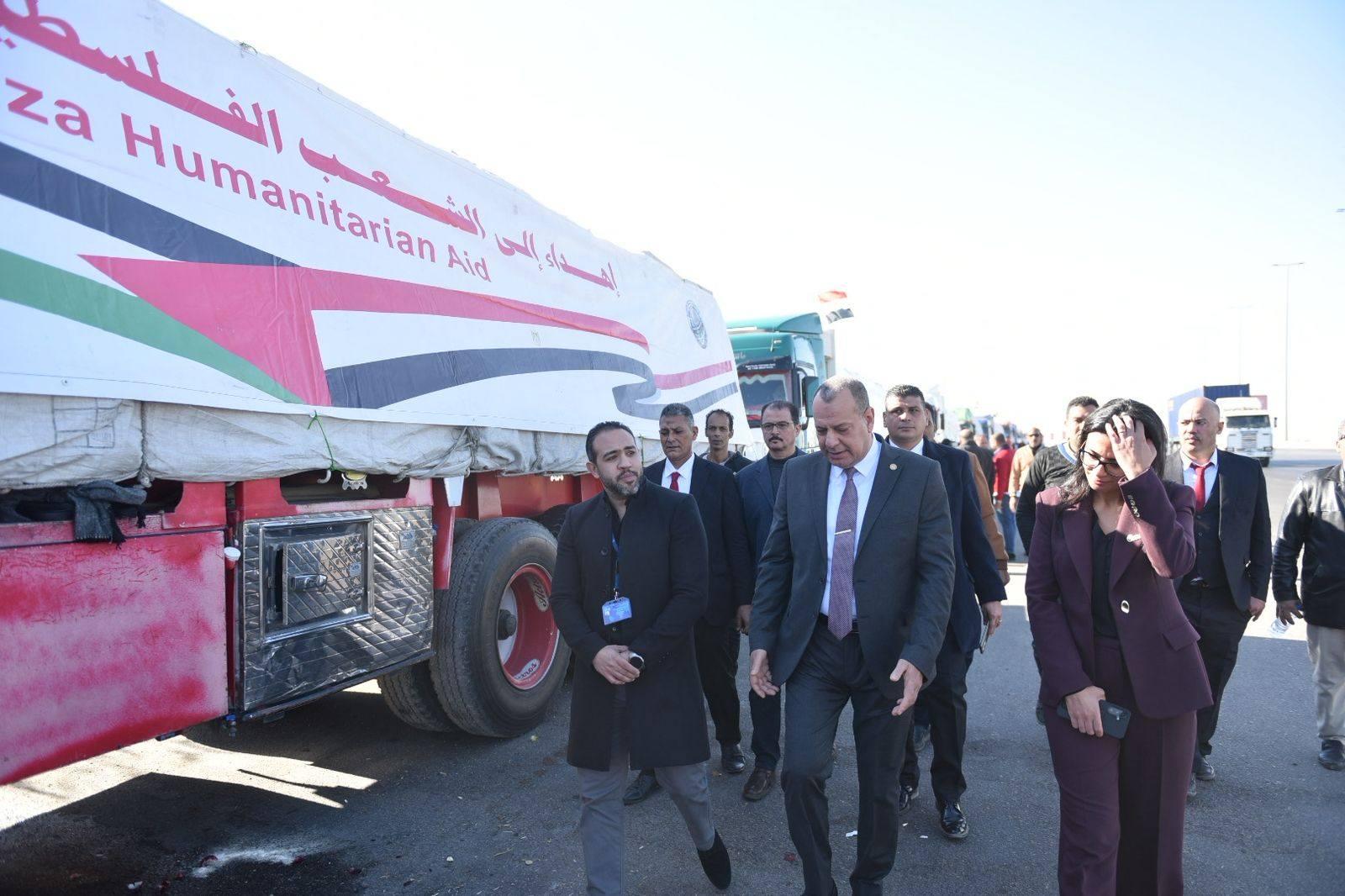 التموين تطلق القافلة 15 من المساعدات الإغاثية العاجلة إلى قطاع #غزة 