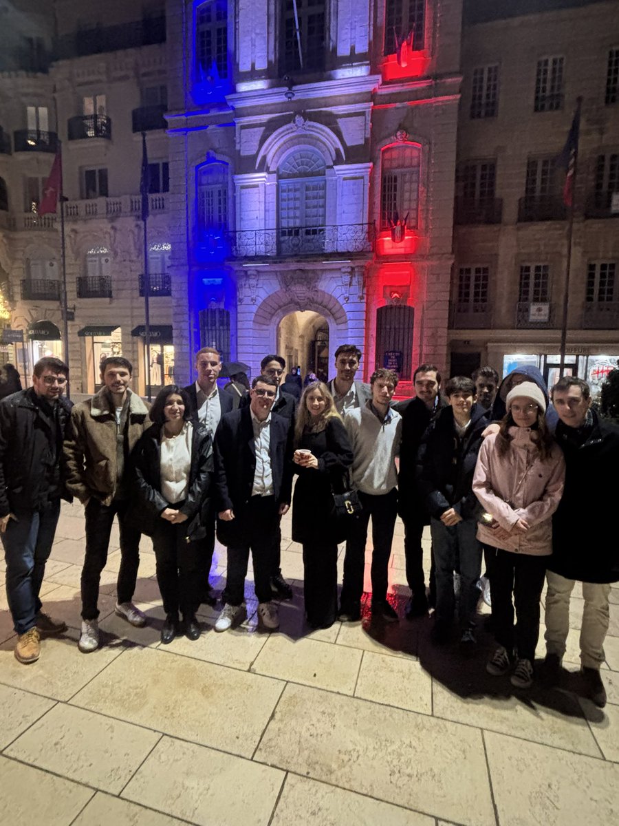 Très bel après-midi pour les Jeunes Républicains d'Occitanie, sur nos très belles terres héraultaise.
Merci à notre secrétaire départemental <a href="/arnaudjulien34/">Arnaud Julien</a> , ainsi qu'à Robert Ménard   et Bénédicte Firmin, notre cheffe de file à Béziers pour ces beaux échanges .