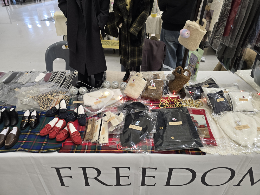 Freedom Teller tweet media