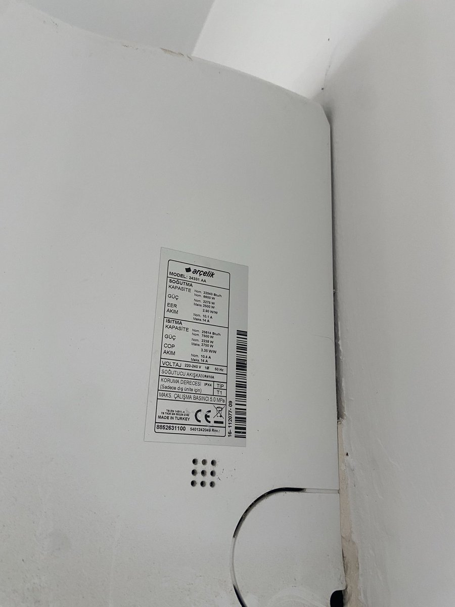 armarr12's tweet photo. @ArcelikDestek gayet iyi çalışan dış ünite kasası bu hale geldi. Teknik destek sadece kasa değişmiyor klimayı değiştirmeniz gerekiyor. Neden çalışan üniteyi dış kasası çürüdü diye değiştireyim? Sadece kasası gerekiyor yardımcı olmanızı bekliyorum. https://t.co/rbCtaf2R1n