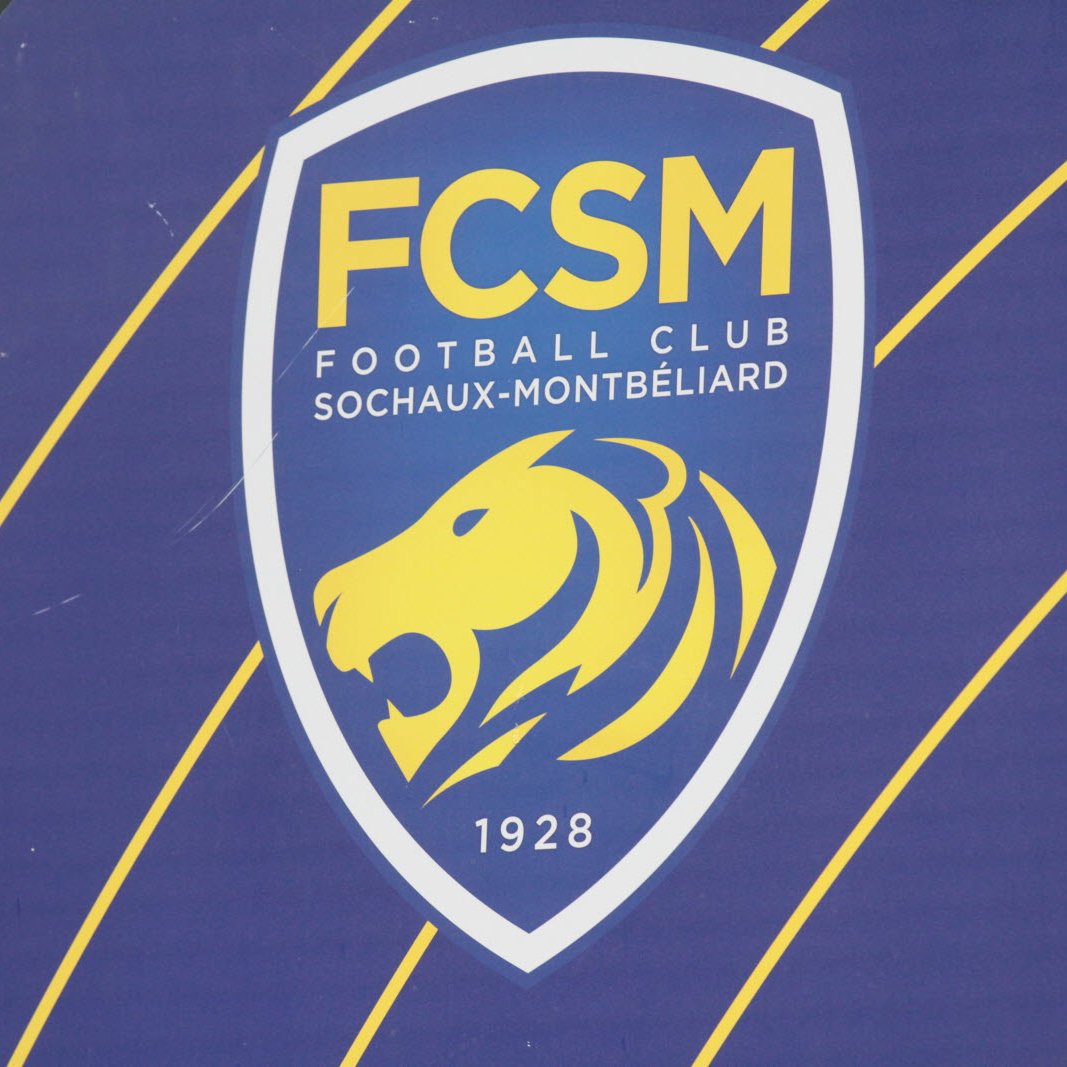 Footballogue's tweet image. Jean-Guy Wallemme, entraineur de Béthune (R1), était très remonté après l'élimination en Coupe de France contre Sochaux (N1)... 𝗤𝗨𝗜 𝗡'𝗔 𝗣𝗔𝗦 𝗟𝗔𝗜𝗦𝗦𝗘́ 𝗦𝗔 𝗣𝗔𝗥𝗧 𝗗𝗘 𝗟𝗔 𝗥𝗘𝗖𝗘𝗧𝗧𝗘 ! 😡😡

"Ils sont partis avec la moitié de la recette, 𝗦𝗔𝗡𝗦 𝗗𝗜𝗥𝗘 𝗔𝗨…