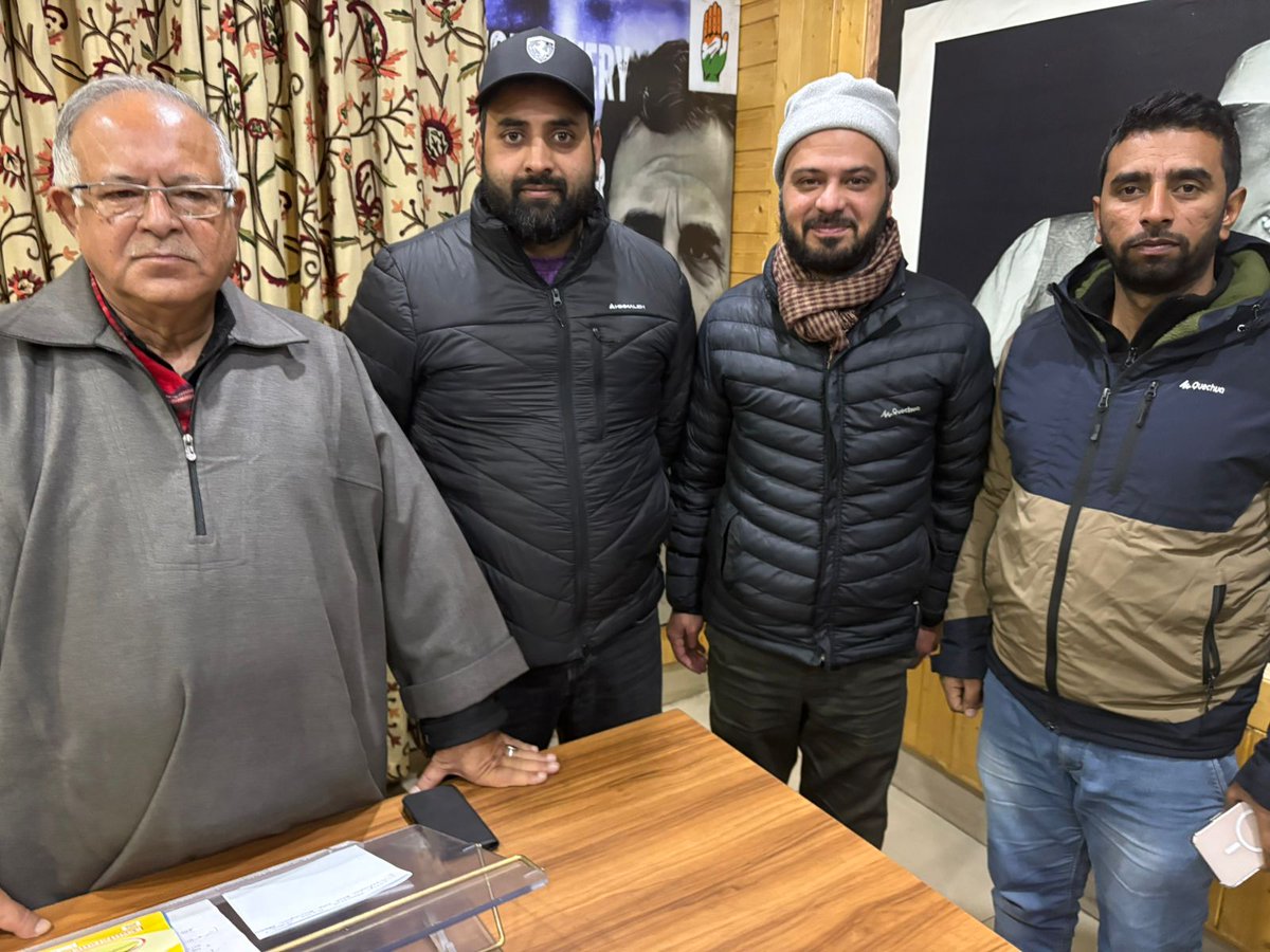 DanishReshi_'s tweet photo. Moments with the Prez @TariqKarra Sahab after a resolute nationwide protest against the dilution of MNREGA. As guardians of @The_Gandhian0 philosophy,we stood for national interest,social justice &amp; the dignity of labour.@INCIndia's commitment to inclusive India remains unwavering https://t.co/fttcut7hnm