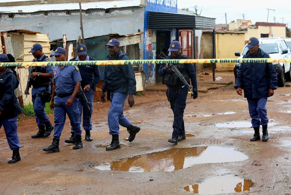 DailyNewsSA's tweet image. Nine people were killed in a shooting at Bekkersdal informal settlement early Sunday after gunmen in two vehicles allegedly opened fire on patrons. An e-hailing driver is among the victims.

📸 Timothy Bernard / Independent Newspapers

#Bekkersdal #GunViolence
