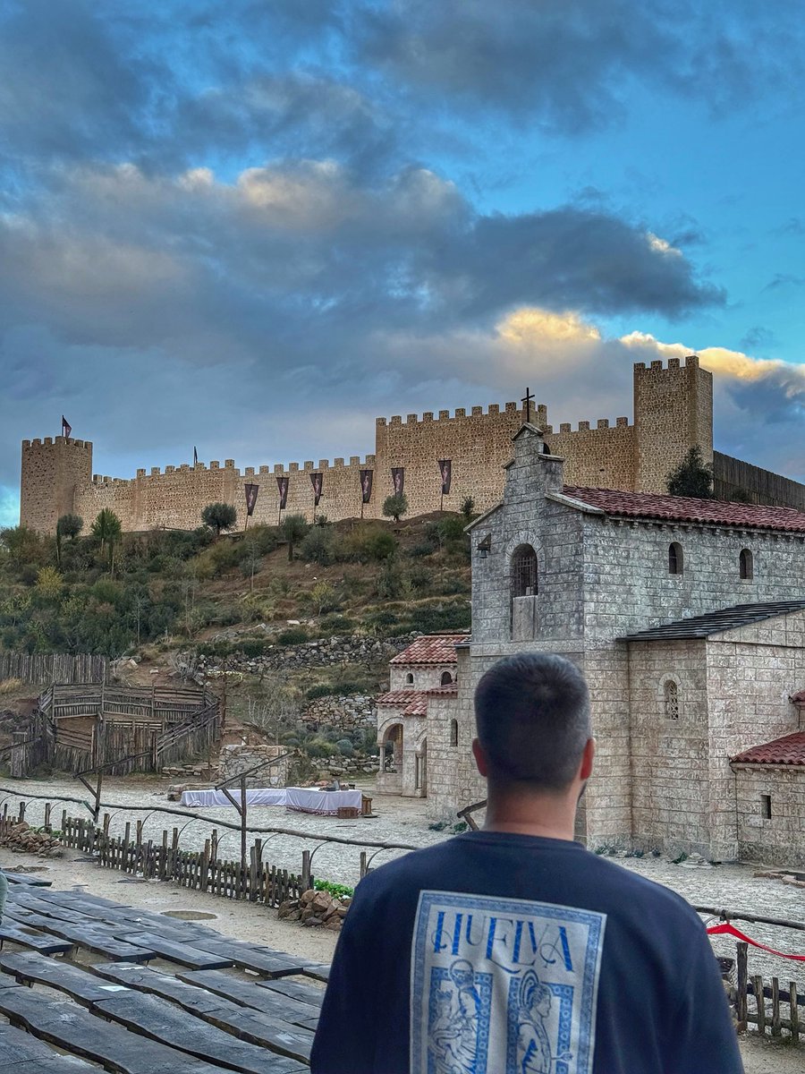 Despedimos la semana con una de “Choqueros por el mundo” 💙 Desde Puy du Fou España, en Toledo, con Huelva siempre presente 🦑 ¡Feliz domingo! ☀️
.
Más de Huelva que un choco ® Calle La Palma, 13-15• Huelva 📌 masdehuelvaqueunchoco.com 🤳