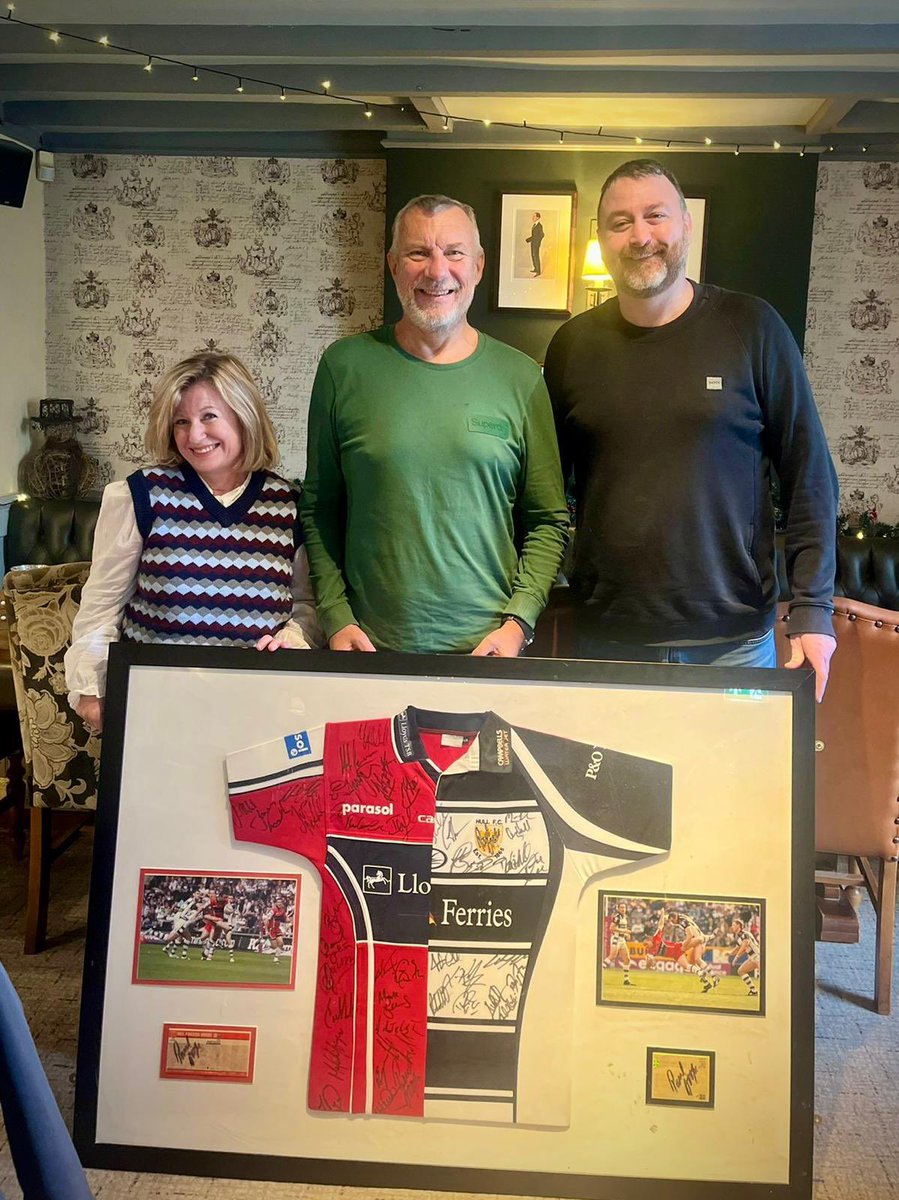 Fantastic early Christmas present from Lindsey delivered by <a href="/pcooke06/">Paul Cooke</a> himself. Great to have a good chat with him.