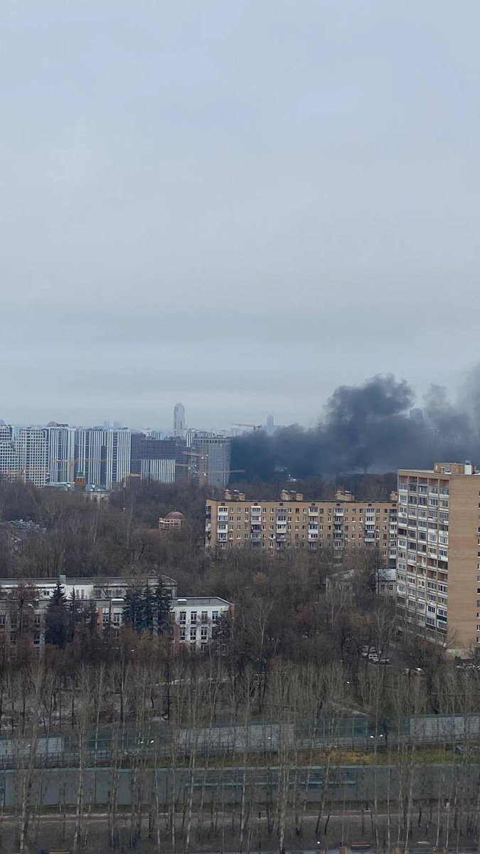 angelshalagina's tweet photo. Nice beginning of the day -
Moscow is burning🔥🔥 https://t.co/mgH6W95nCc