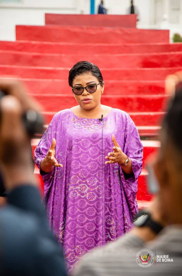 ebalemozindo's tweet image. #RDC: #KONGO 
#BOMA. 

Avis important : Fin d'année sans pétards à Boma
​Pour préserver l'ordre public et éviter toute confusion sécuritaire, l’usage de feux d’artifice et de pétards est désormais strictement interdit à Boma. La maire Claudelle Phemba Kiadi appelle à la vigilance