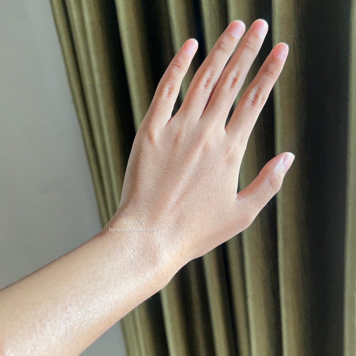 berburushopee's tweet photo. amanda zahra body care gives full PUTERI KERATON vibes… no wonder her skin is so soft and glowing😭 https://t.co/vSvZXK0IiB