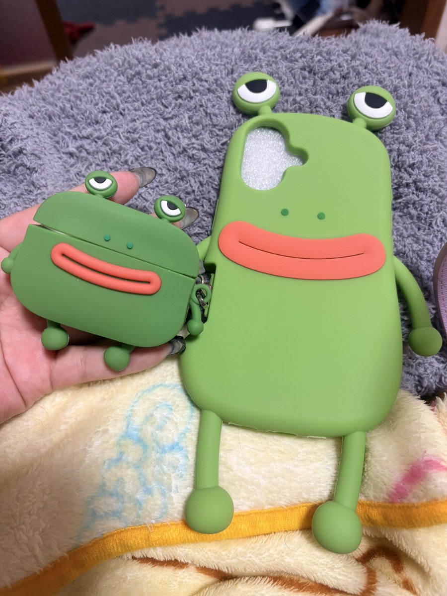 このケースが欲しかったの。
ポッツさんで我慢してたけど
新しいあいぽんでやっとお揃いできたの。

ほんとにかわいい♡