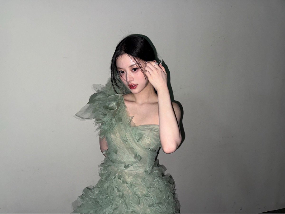 Woodsy Corner. tweet media