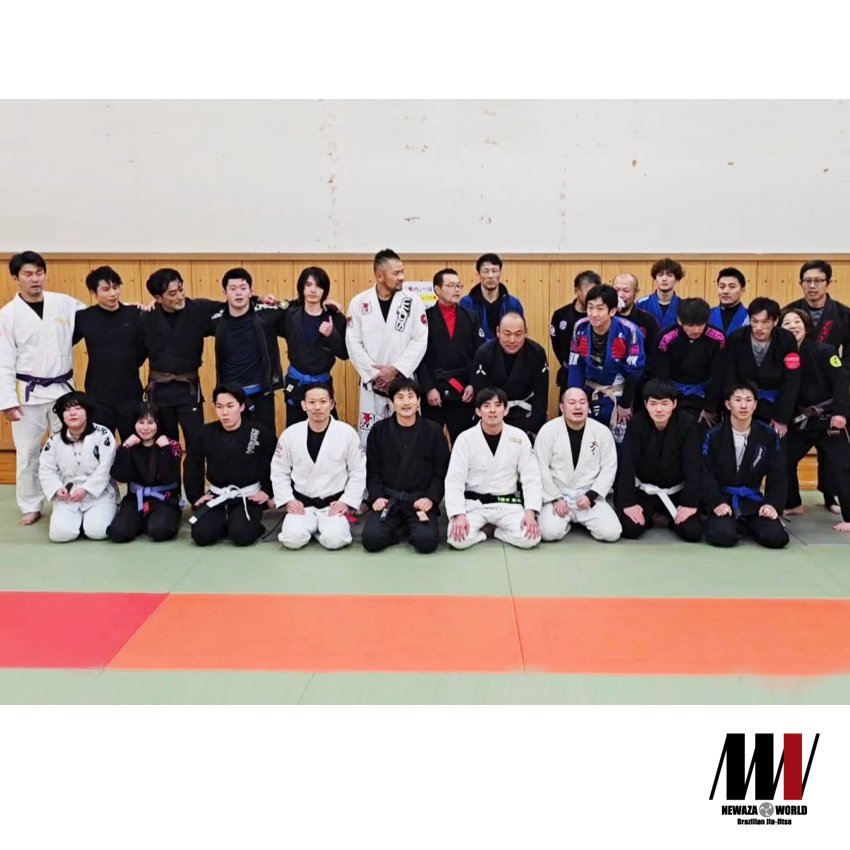 NewazaWorld's tweet photo. 2025/12/14(日)大賀幹夫出張セミナー@トライアル
#柔術上達論 #大賀幹夫 #MikioOga #ねわざワールド
#newazaworld #大賀道場 #jiujitsu #柔術 #ブラジリアン柔術 #bjj #brazillianjiujitsu #mma #nogi #grappling #グラップリング #格闘技 #総合格闘技 https://t.co/JzUefouAuv
