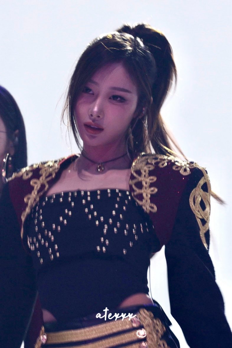 only4_Aeri's tweet image. OMG THIS PIC????