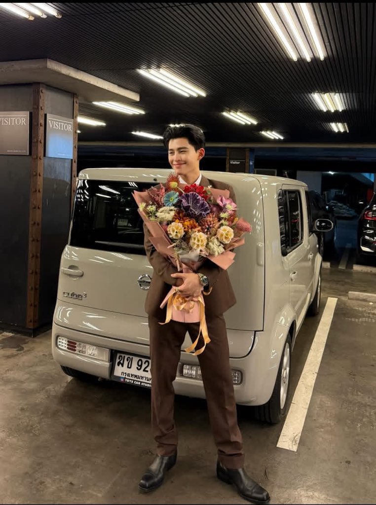 khun thee is chasing peach, okay, so when will pond start chasing phuwin 😌

#MeAndTheeSeriesEP6