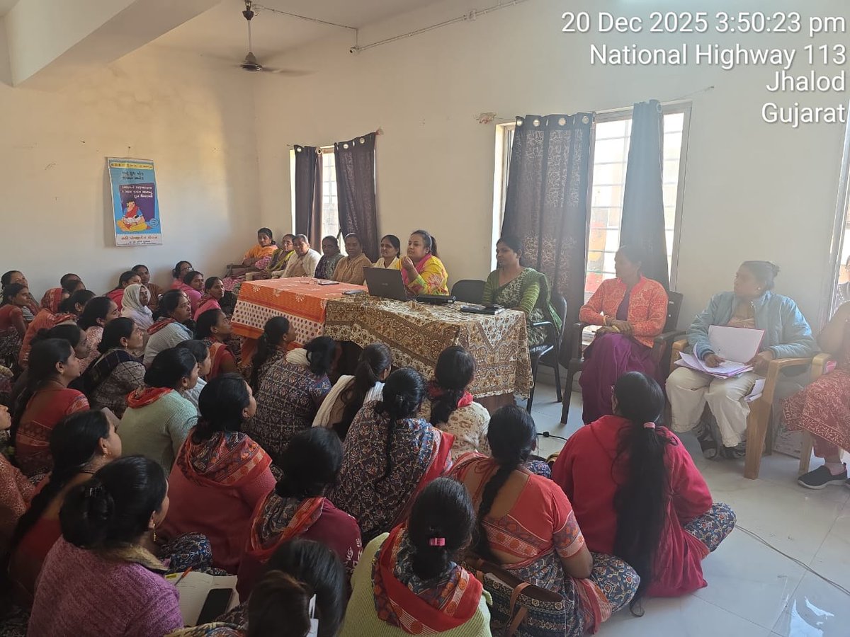 DahodPo's tweet photo. *જિલ્લા પ્રોગ્રામ ઓફિસર સુશ્રી ઇરાબેન ચૌહાણના અધ્યક્ષ સ્થાને સી.ડી.પી.ઓ,મુખ્ય સેવિકા બહેનો સહિત આંગણવાડી કાર્યક્રર બહેનોની વર્ચ્યુઅલ બેઠક યોજાઈ*
*આંગણવાડી કાર્યક્રર બહેનોની જિલ્લા પ્રોગ્રામ ઓફિસર સુશ્રી ઇરાબેન ચૌહાણના અ���્યક્ષ સ્થાને બેઠક યોજાઈ* https://t.co/7npiMbpULo